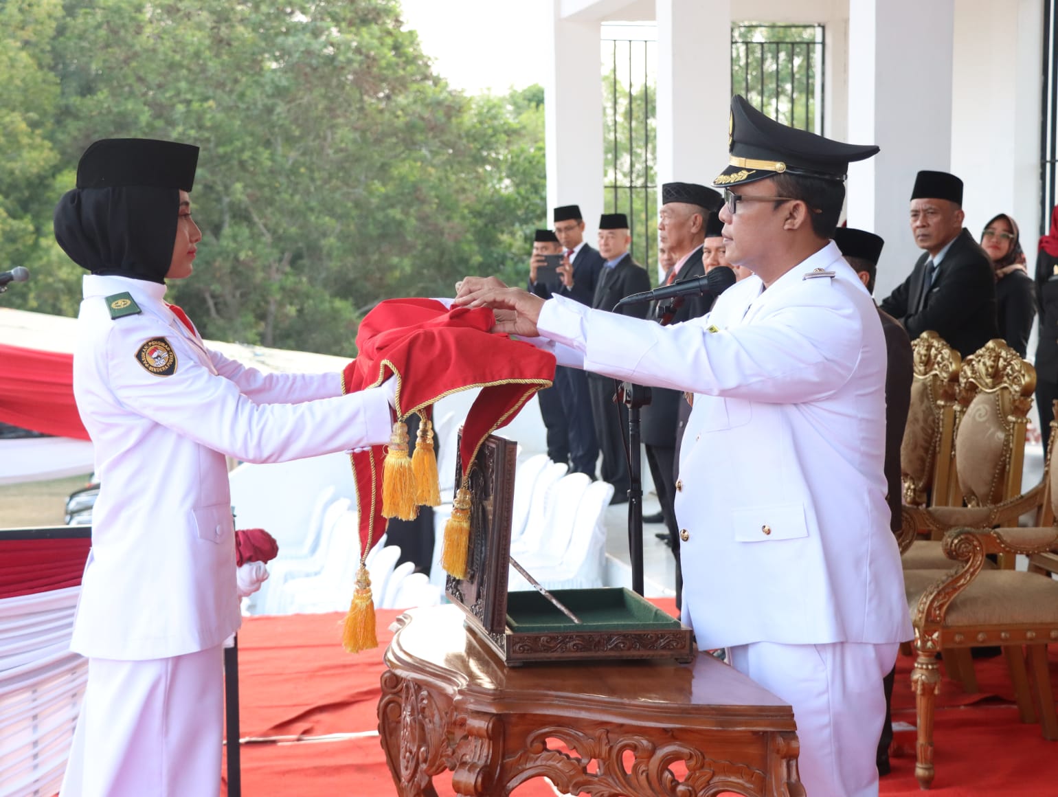 Wakil bupati Lampung Tengah, dr. Ardito wijaya  jadi inspektur  Upacara Penurunan bendera HUT RI KE 78